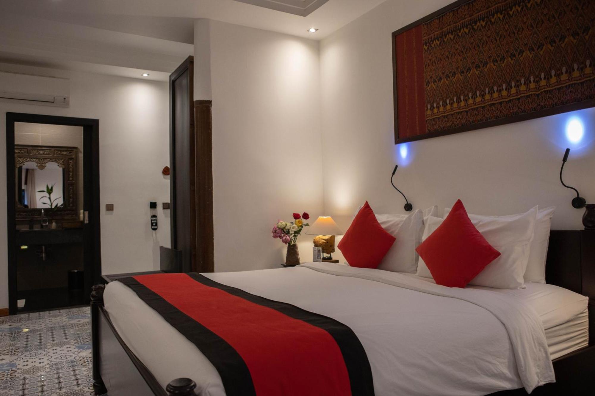 La Rose Suites Phnom-Penh Buitenkant foto