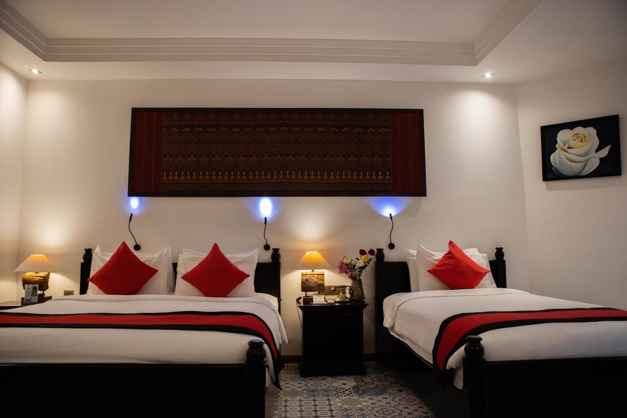 La Rose Suites Phnom-Penh Buitenkant foto