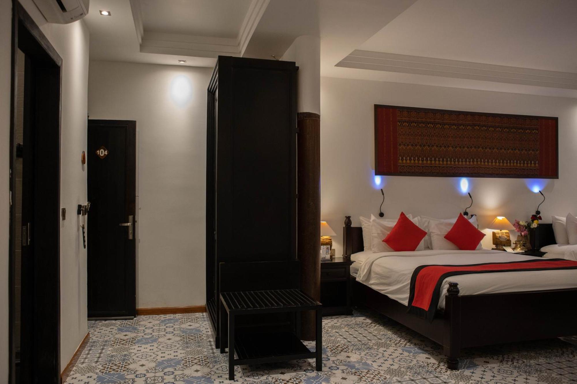 La Rose Suites Phnom-Penh Buitenkant foto