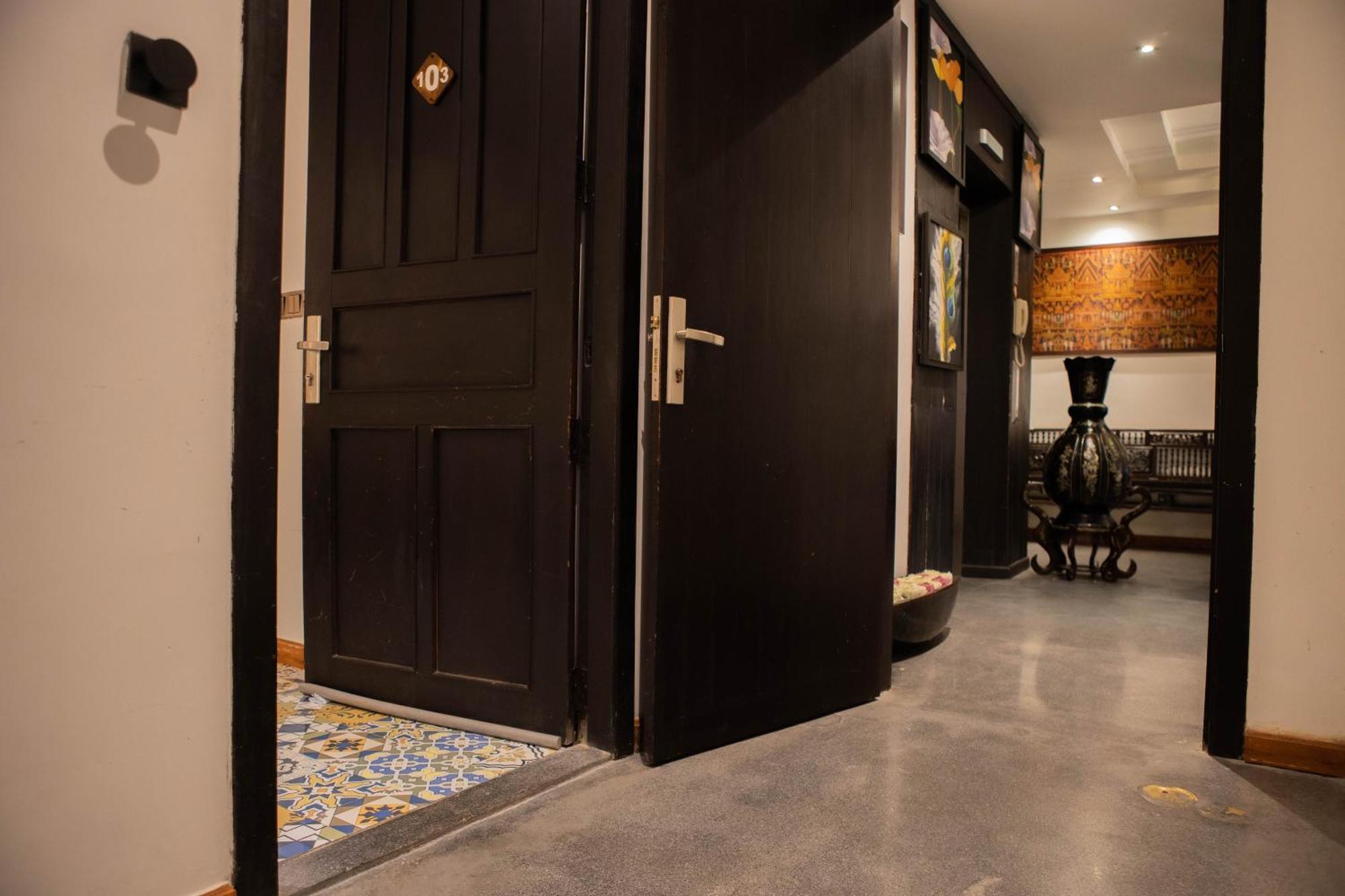 La Rose Suites Phnom-Penh Buitenkant foto