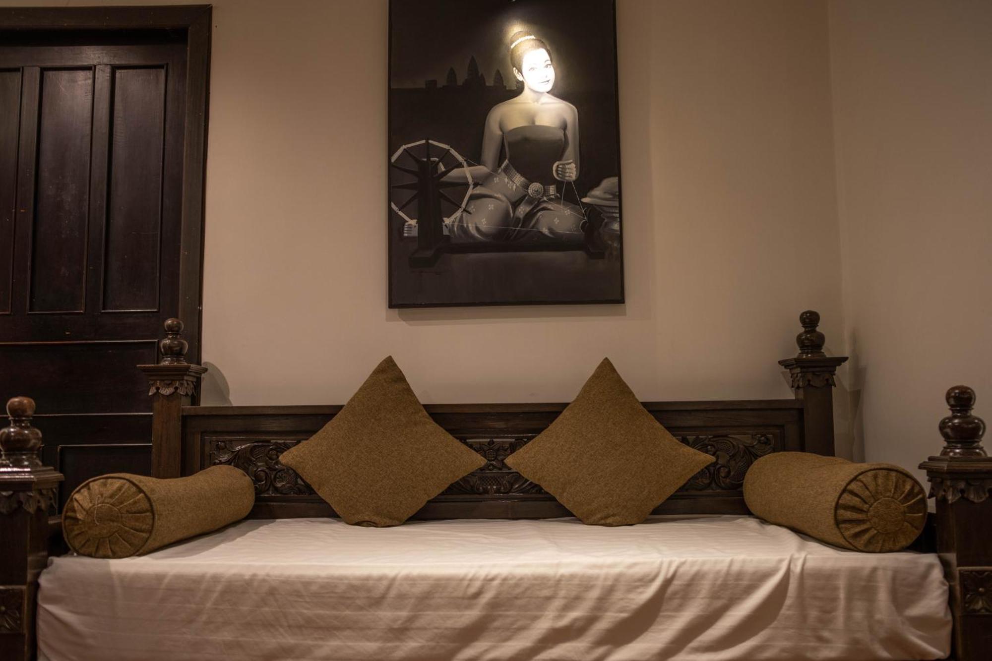 La Rose Suites Phnom-Penh Buitenkant foto