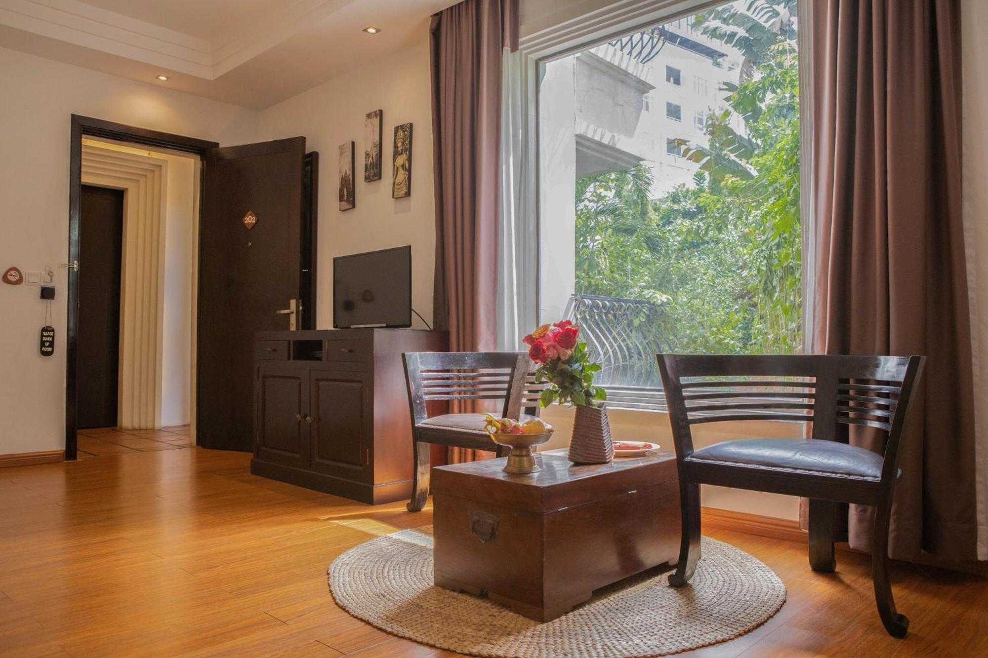 La Rose Suites Phnom-Penh Buitenkant foto