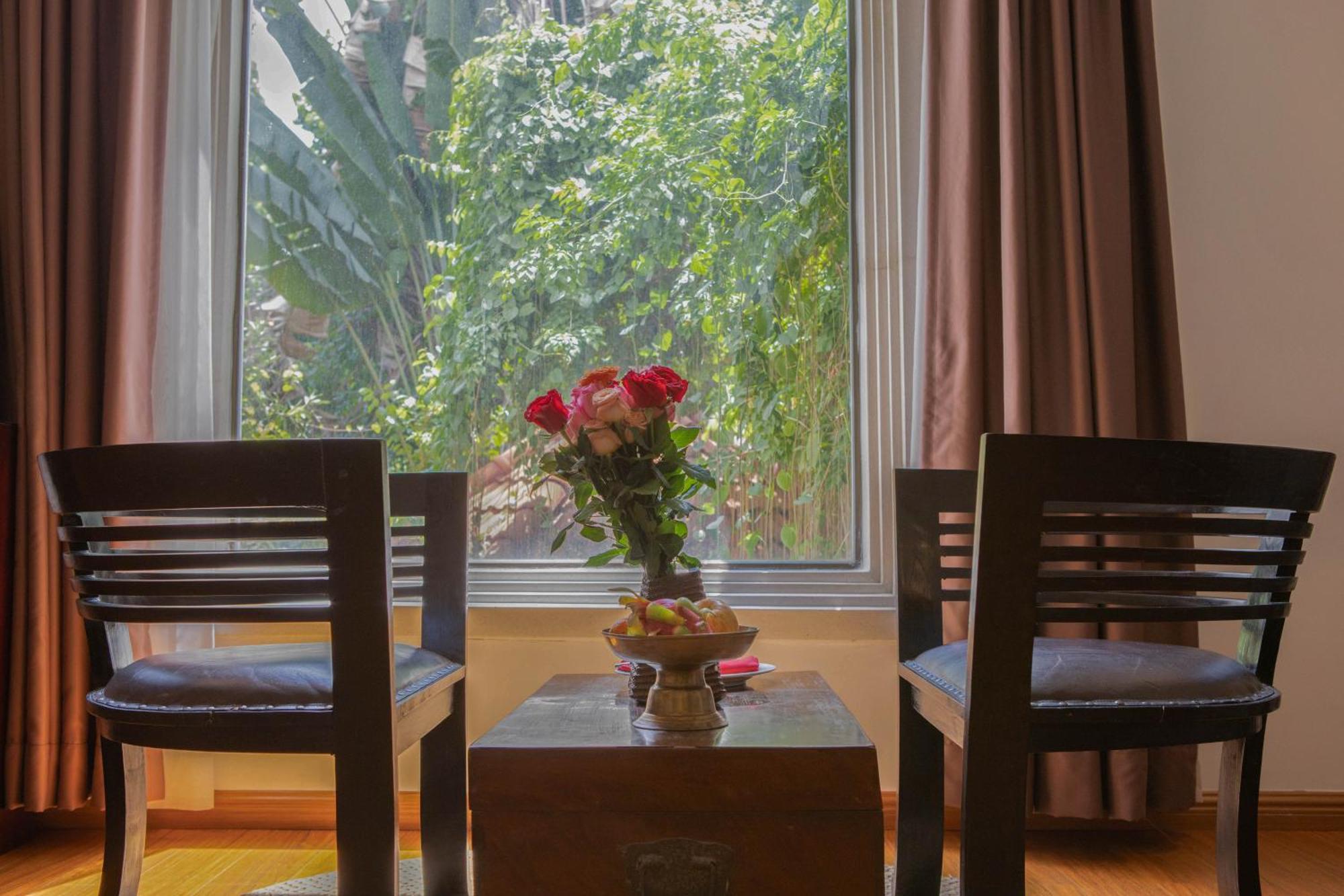 La Rose Suites Phnom-Penh Buitenkant foto
