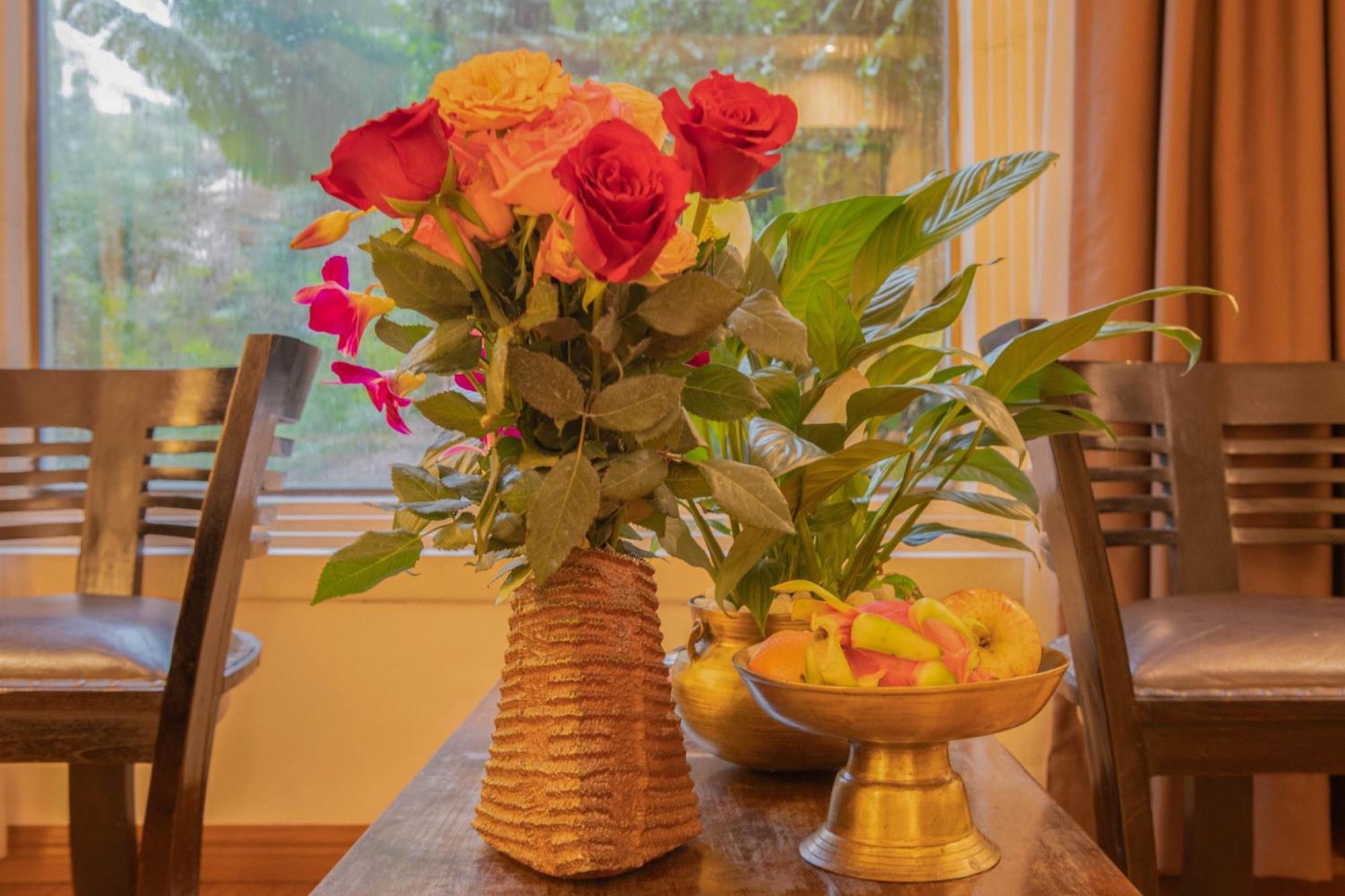 La Rose Suites Phnom-Penh Buitenkant foto