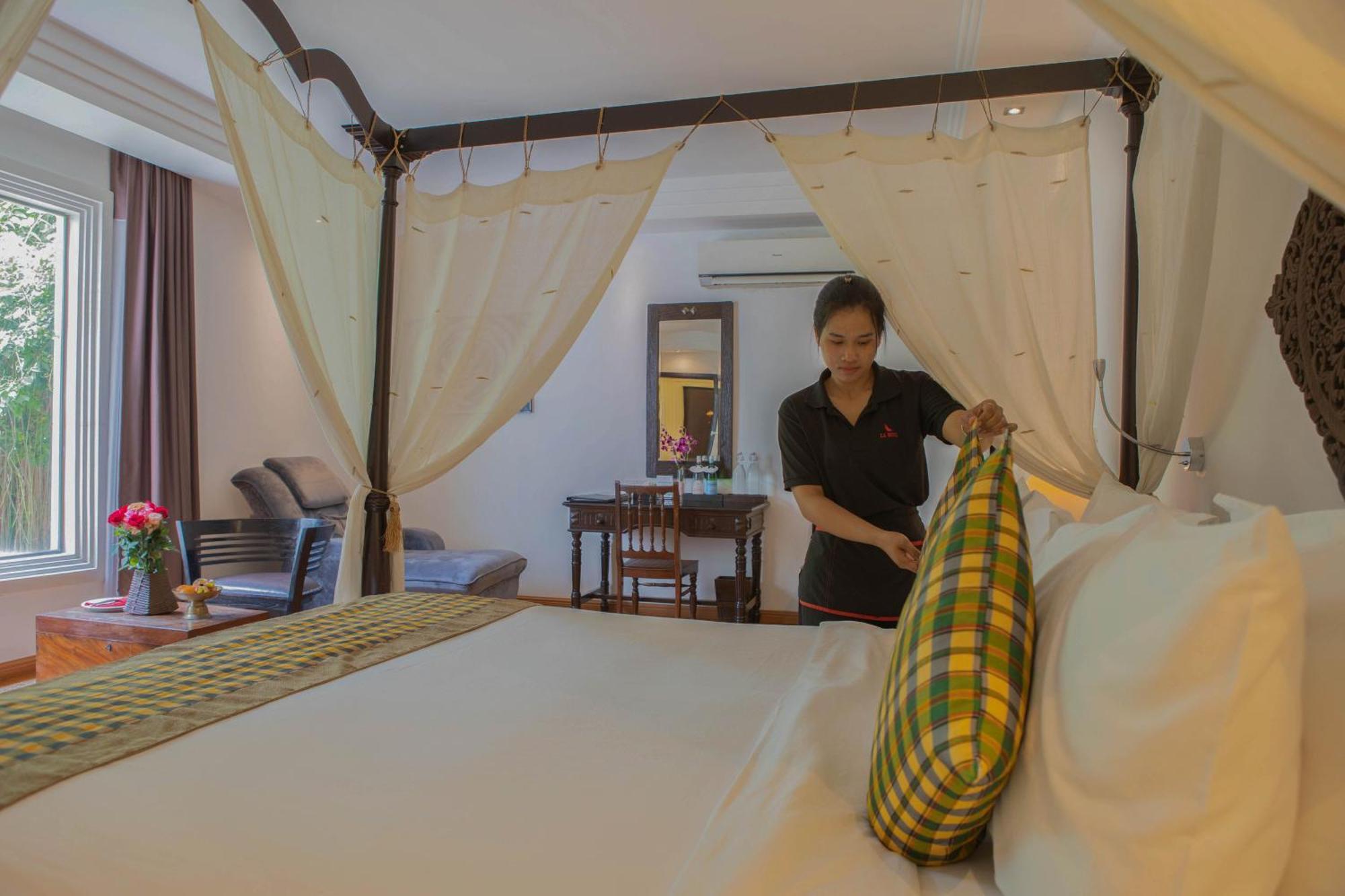 La Rose Suites Phnom-Penh Buitenkant foto