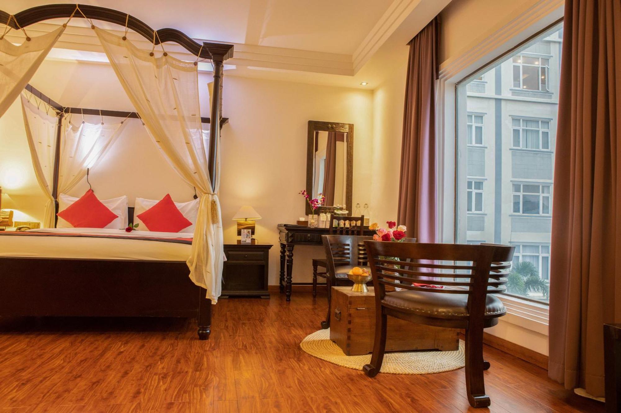 La Rose Suites Phnom-Penh Buitenkant foto