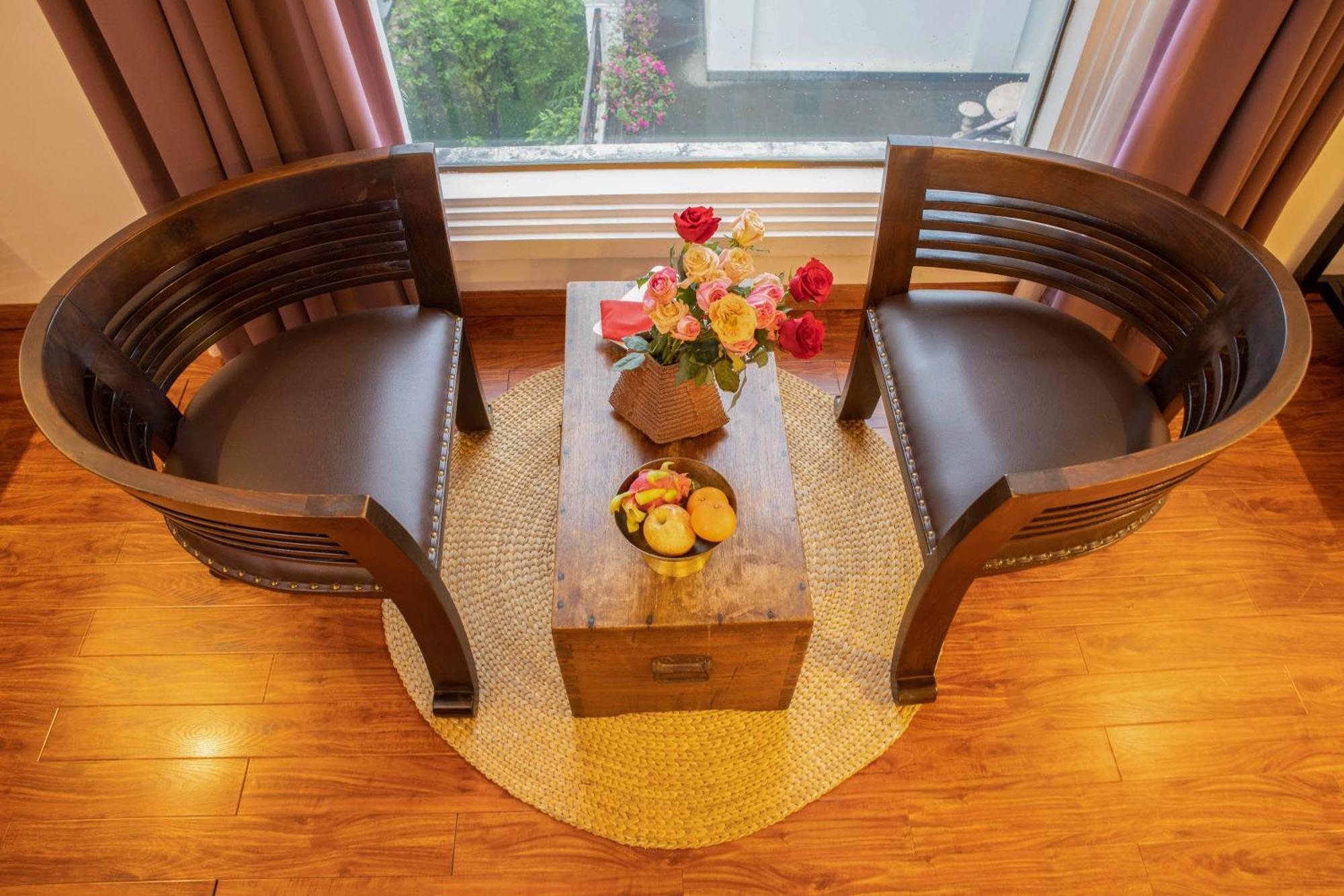La Rose Suites Phnom-Penh Buitenkant foto