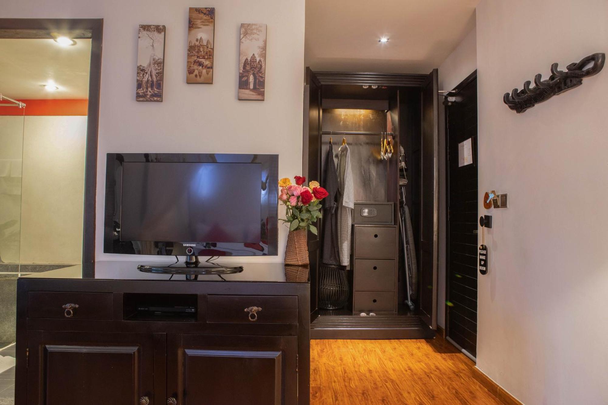 La Rose Suites Phnom-Penh Buitenkant foto