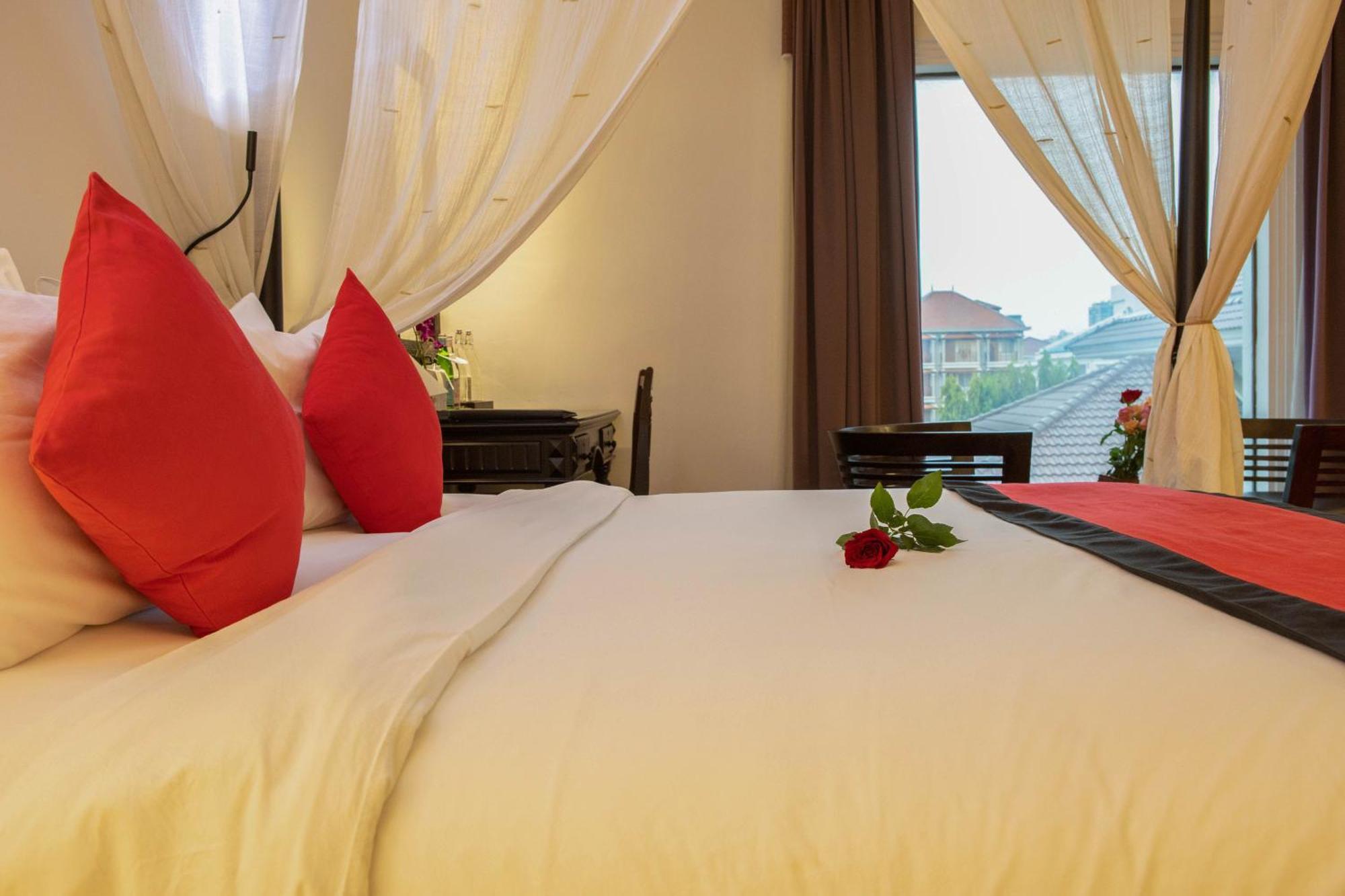La Rose Suites Phnom-Penh Buitenkant foto