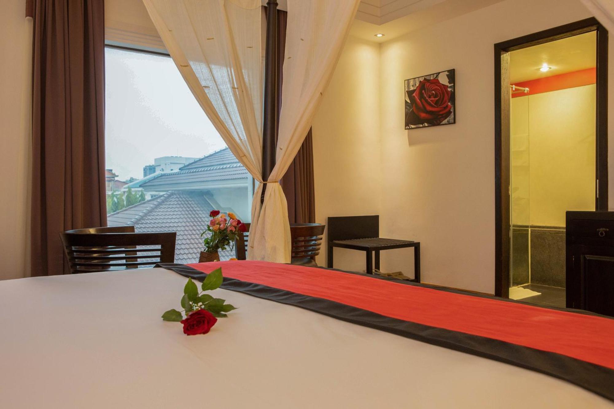 La Rose Suites Phnom-Penh Buitenkant foto