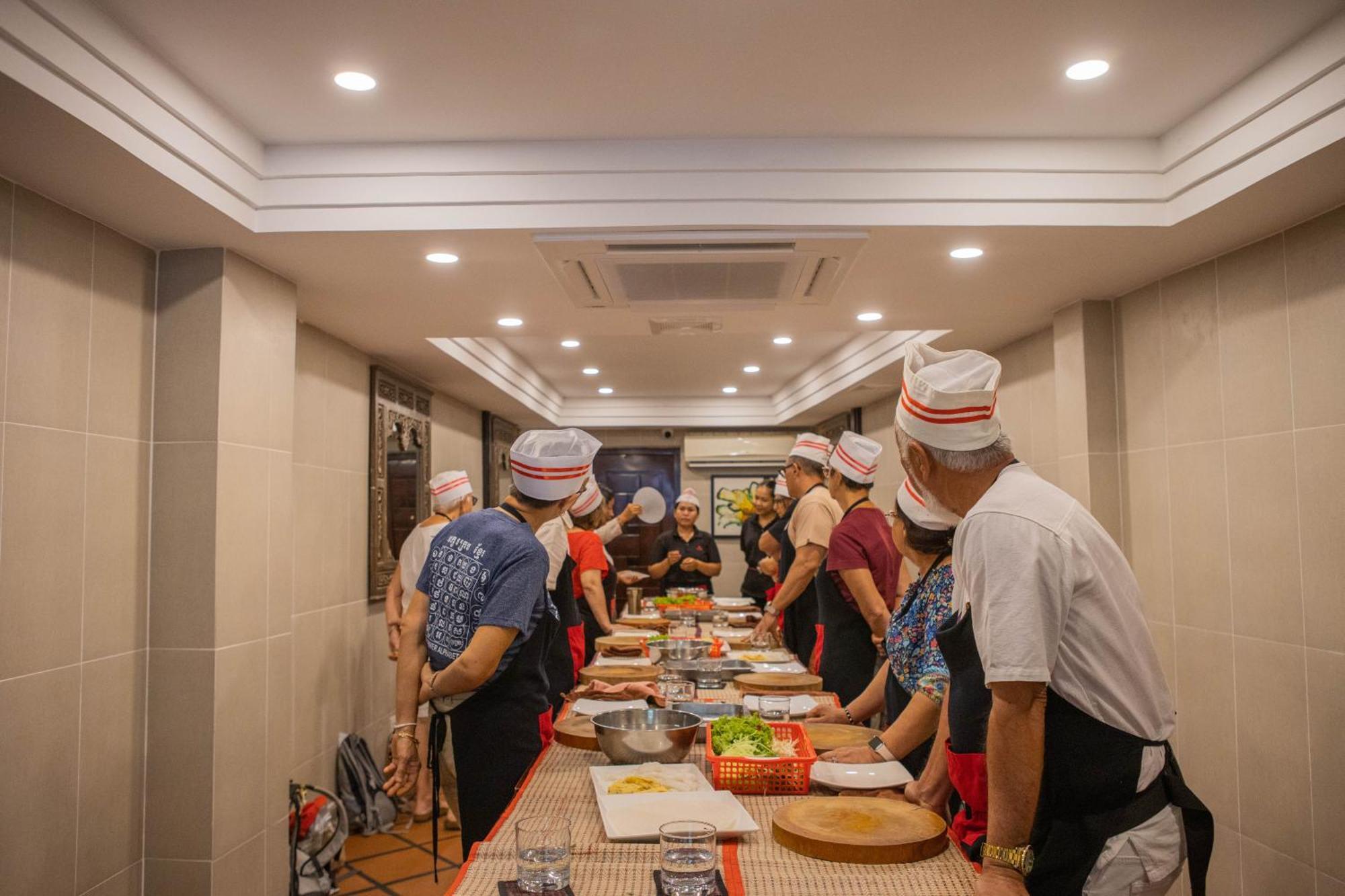 La Rose Suites Phnom-Penh Buitenkant foto