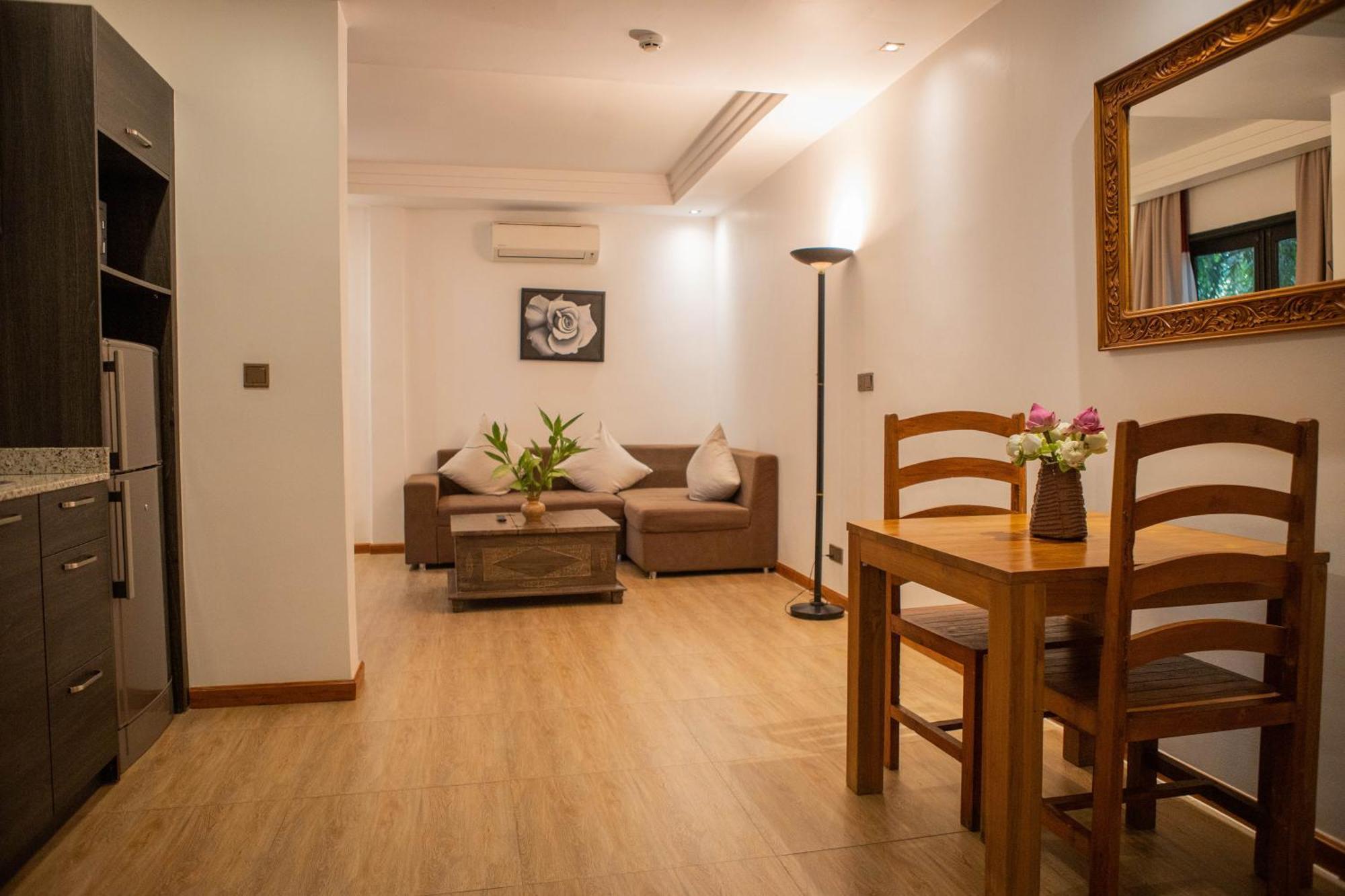 La Rose Suites Phnom-Penh Buitenkant foto