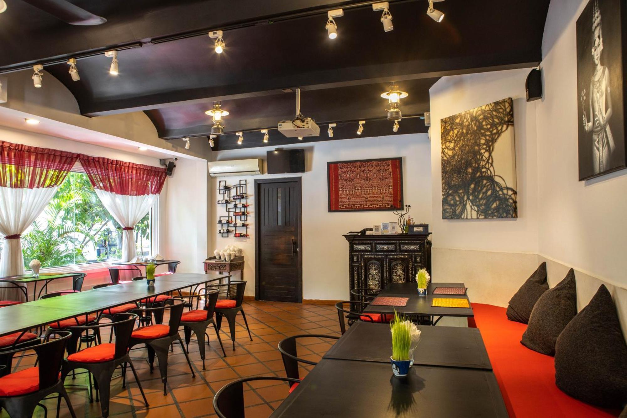 La Rose Suites Phnom-Penh Buitenkant foto