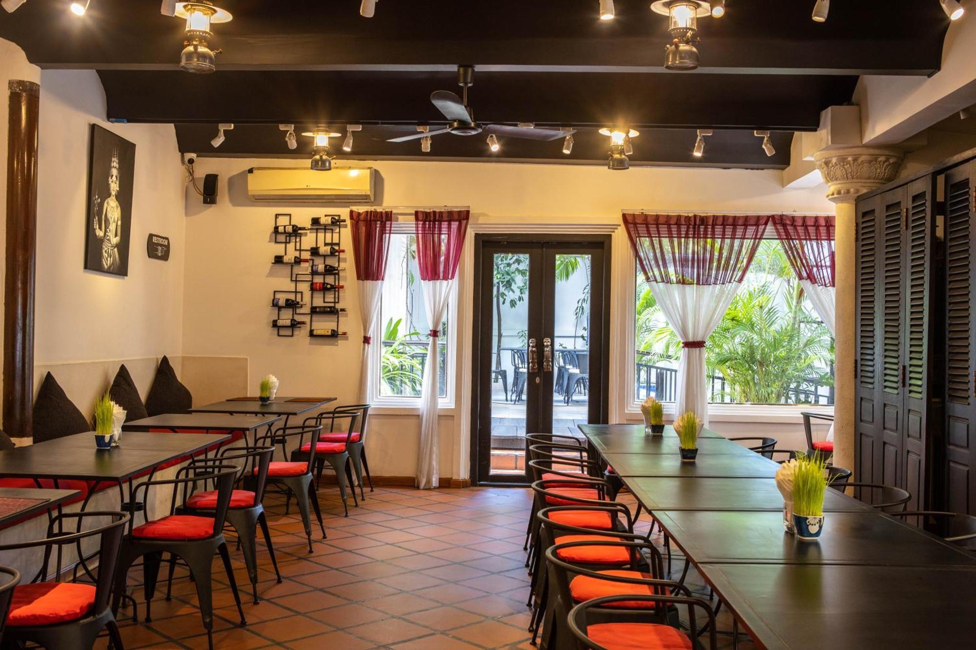 La Rose Suites Phnom-Penh Buitenkant foto