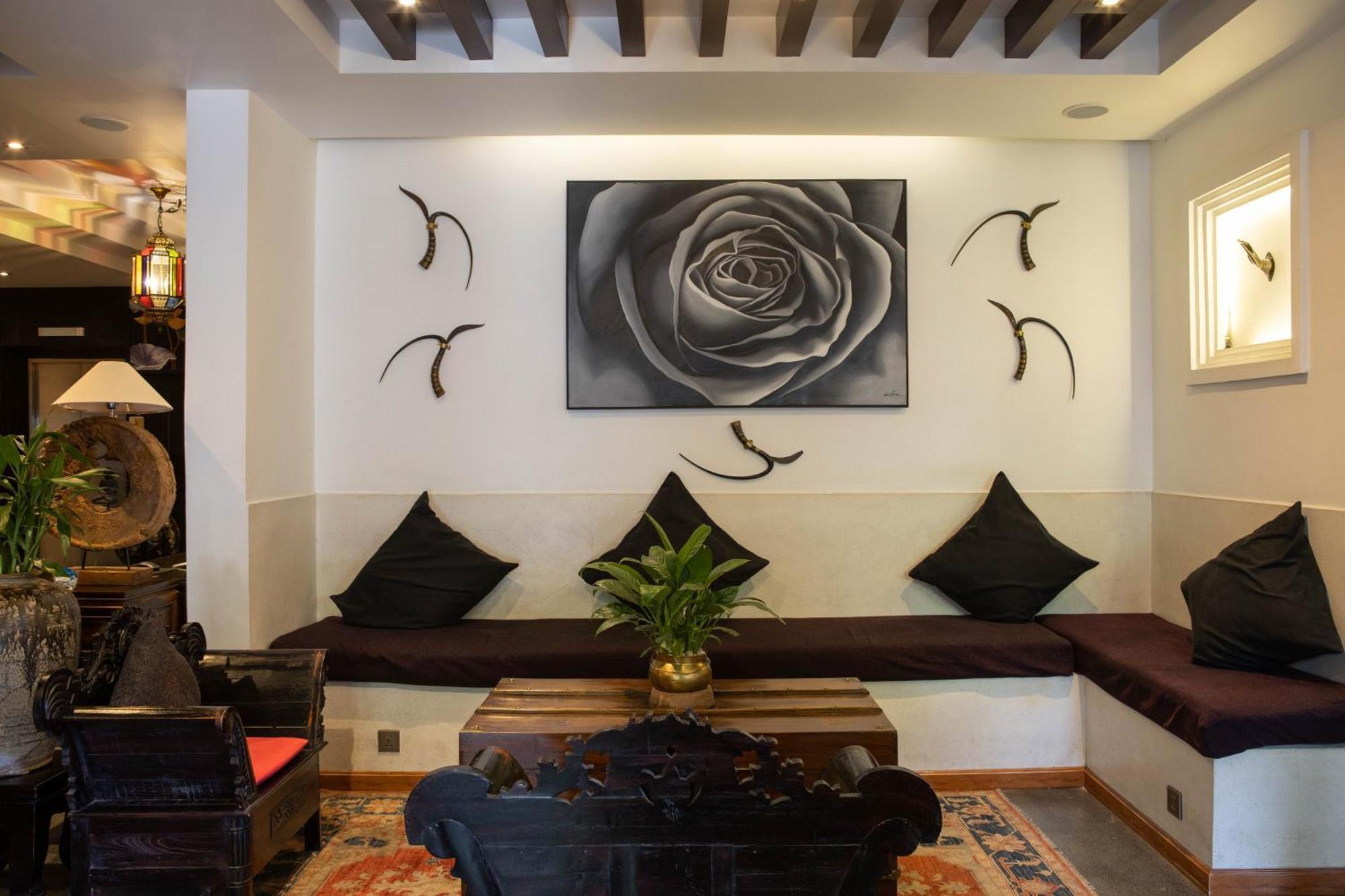 La Rose Suites Phnom-Penh Buitenkant foto