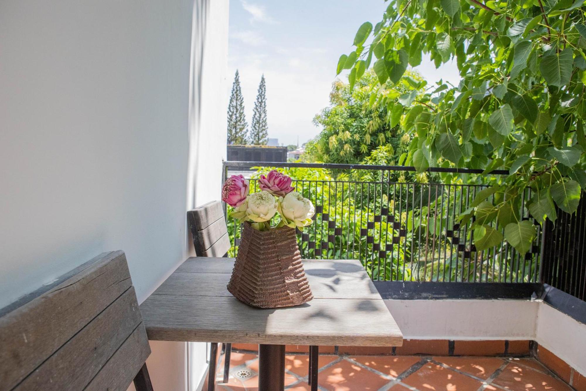La Rose Suites Phnom-Penh Buitenkant foto