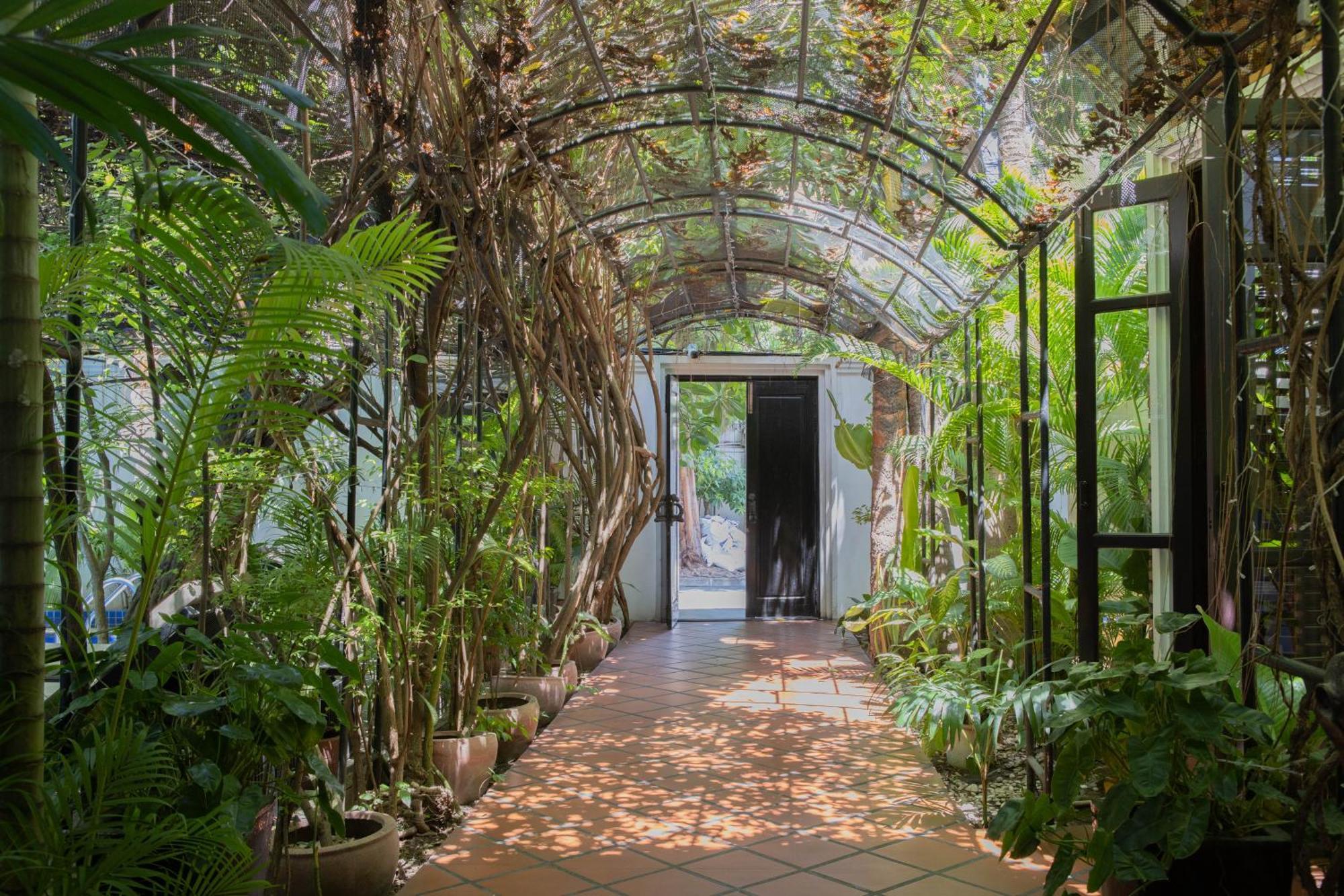 La Rose Suites Phnom-Penh Buitenkant foto
